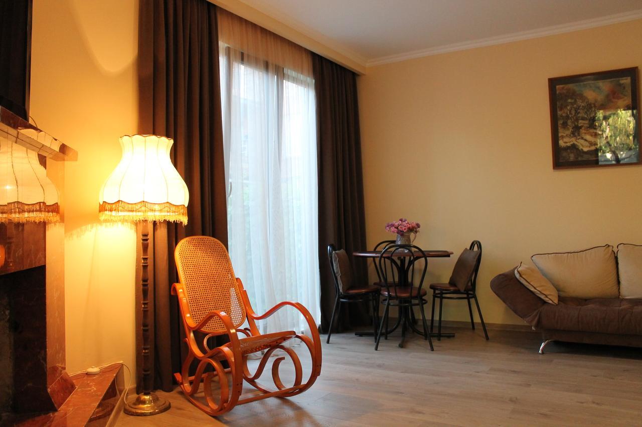 House 41 Bed and Breakfast Tbilisi Exteriör bild